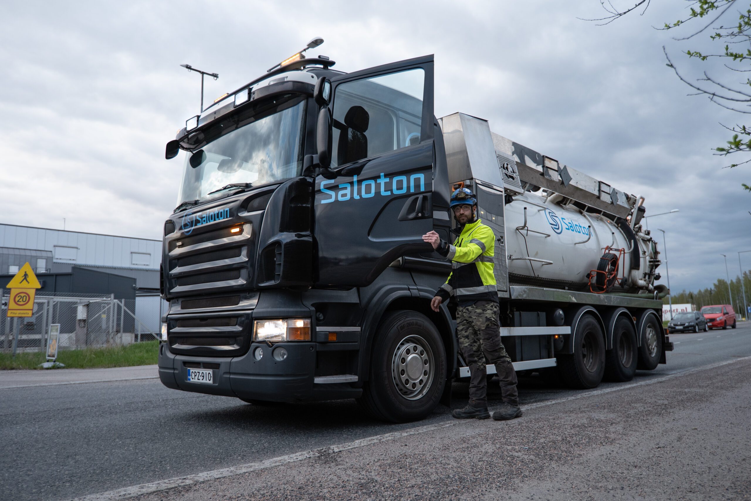 VIEMÄREIDEN AVAUKSET JA VIEMÄREIDEN KUVAUKSET